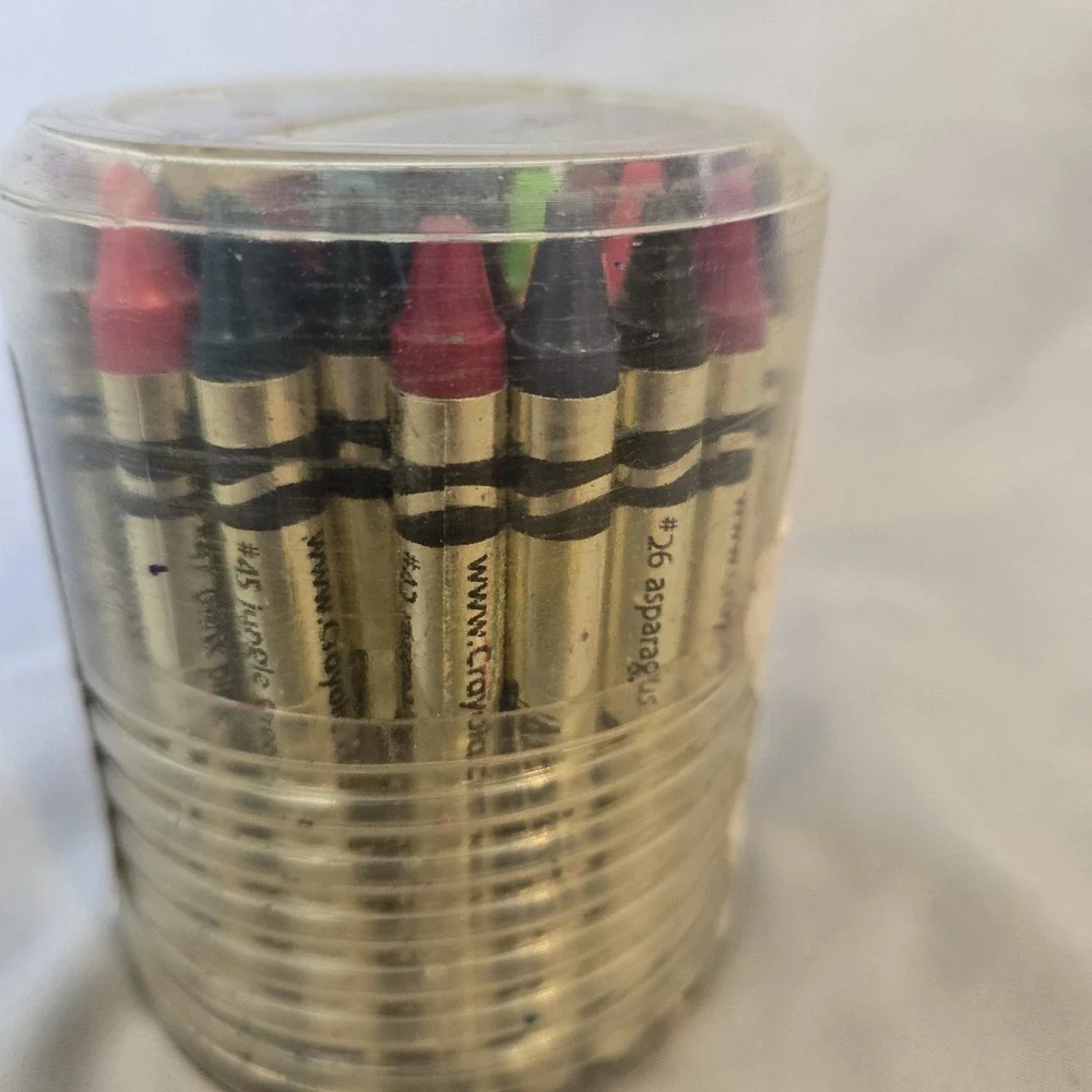 Vintage CRAYOLA America's Favorite Top 50 Crayons Special Edition 2001 Screw Top